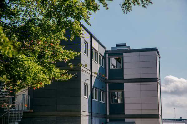 Flexibla modulkontor ger arbetsro mitt i NKT:s miljardbygge