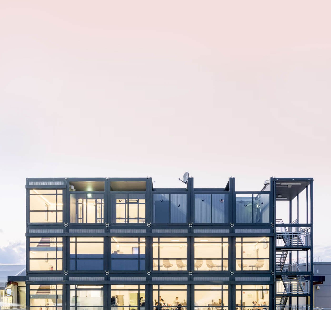 Adapteo_Buero_Lounge_01_WEB_Extended